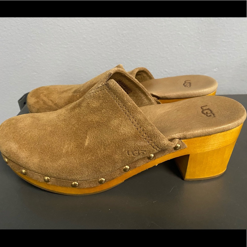 Tan Suede Ugg Clogs